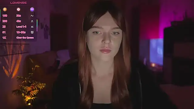 Snapshot of CherryRed_Girl chatting on December 2, 9:38 pm CherryRed Girl online show from December 2, 9:38 pm