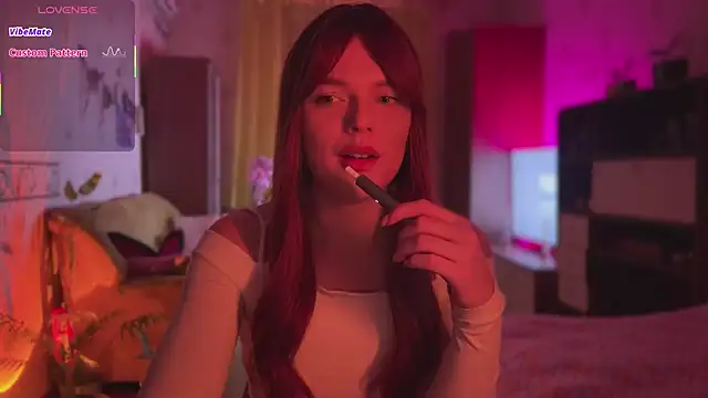 CherryRed Girl online show from March 2, 11:00 pm