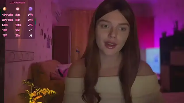 Snapshot of CherryRed_Girl chatting on November 4, 10:24 pm CherryRed Girl online show from November 4, 10:24 pm