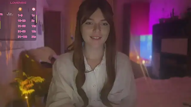 Snapshot of CherryRed_Girl chatting on November 23, 11:59 pm CherryRed Girl online show from November 23, 11:59 pm