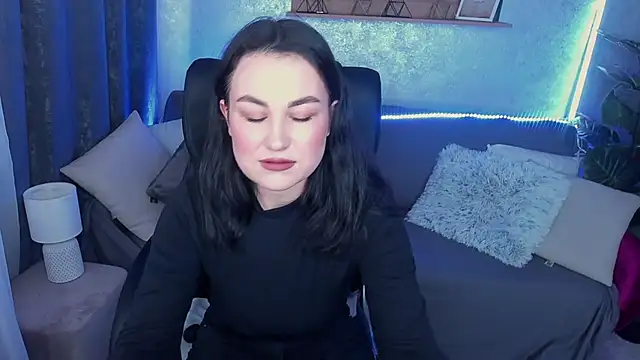 Snapshot of LilyFoxyy chatting on February 27, 6:24 am LilyFoxyy online show from February 27, 6:24 am