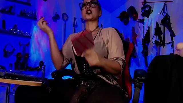 veresskaardila77 online show from April 16, 9:39 pm