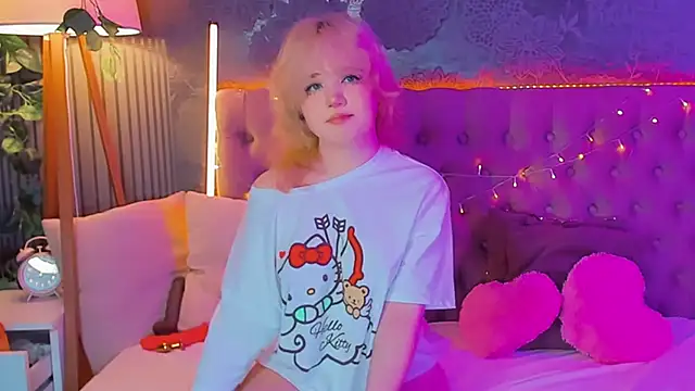 EmilyAngells online show from April 3, 5:47 am