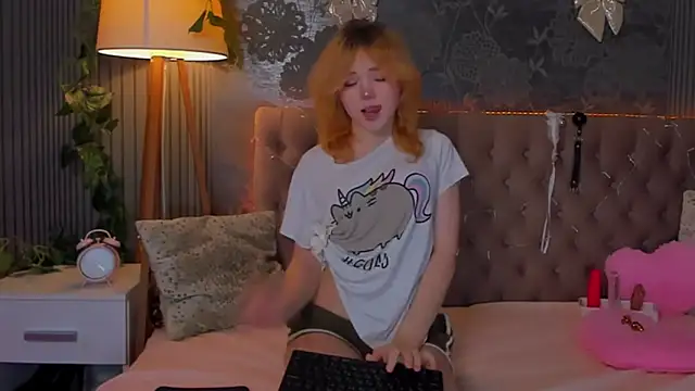 EmilyAngells online show from December 22, 6:46 am