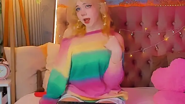 EmilyAngells online show from April 13, 6:17 am