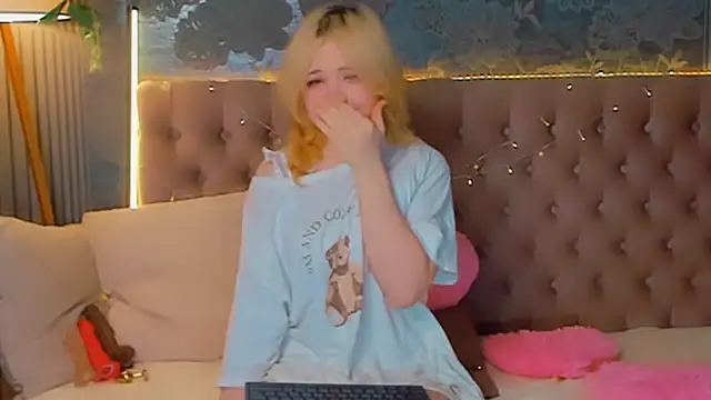 EmilyAngells online show from February 23, 6:47 am