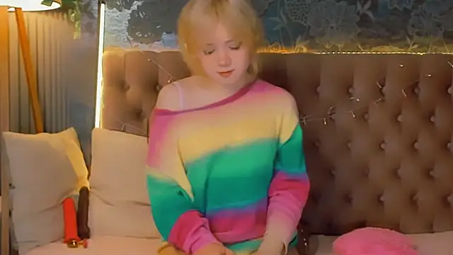 EmilyAngells online show from March 6, 6:52 am