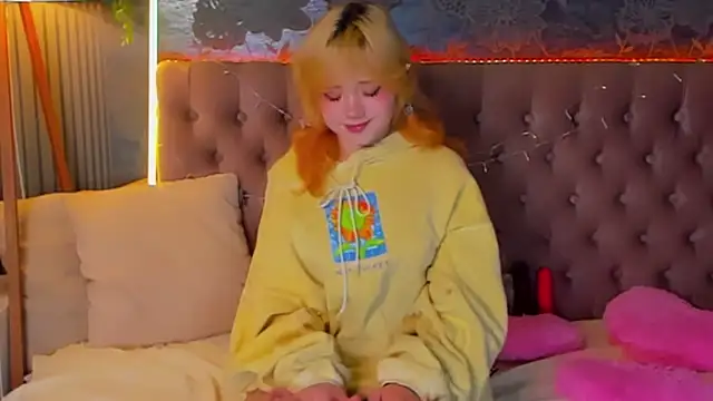 EmilyAngells online show from February 10, 7:29 am