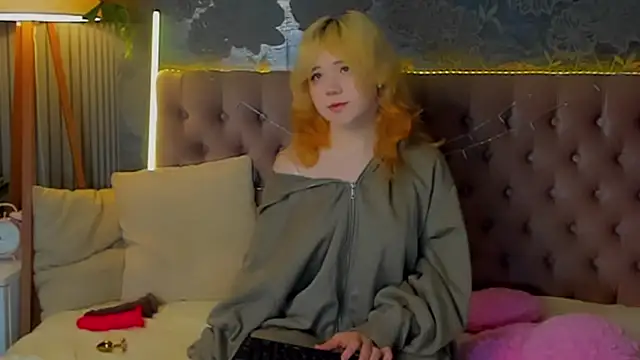 EmilyAngells online show from February 12, 6:46 am