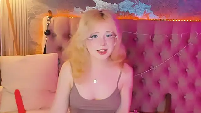 Snapshot of EmilyAngells chatting on June 27, 8:09 am EmilyAngells online show from June 27, 8:09 am
