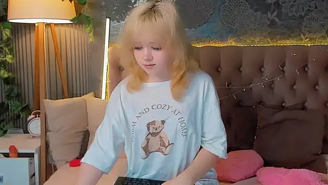 EmilyAngells online show from March 20, 7:09 am