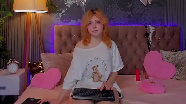 EmilyAngells online show from December 18, 7:13 am