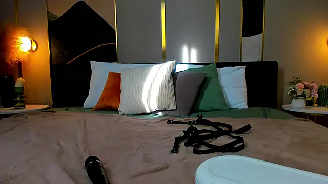Snapshot of _BunnyDollStella_ chatting on February 24, 4:38 am BunnyDollStella online show from February 24, 4:38 am