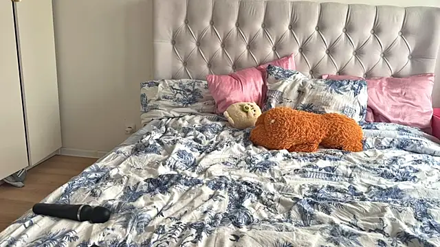  BunnyDollStella  online show from April 2, 1:07 pm