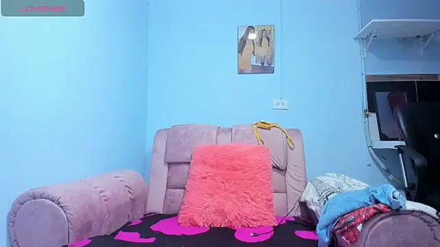 Snapshot of denise_babe_ chatting on July 16, 1:30 pm denise babe online show from July 16, 1:30 pm
