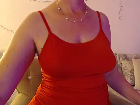 Snapshot of YourfantasyGiuly chatting on June 2, 7:25 pm YourfantasyGiuly online show from June 2, 7:25 pm