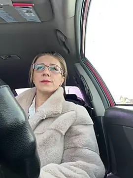 Lusi Luxary online show from March 9, 5:00 am