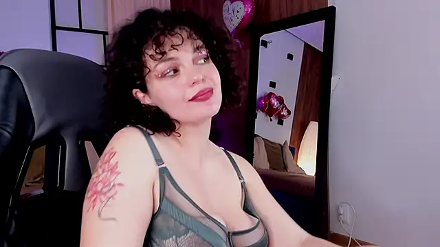 Snapshot of CurlyVixen chatting on February 26, 2:16 pm CurlyVixen online show from February 26, 2:16 pm