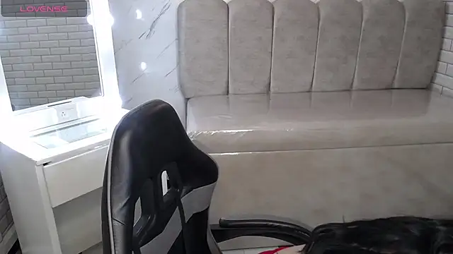 Isabella Collen v online show from March 3, 1:07 pm