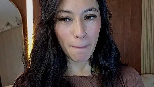 Snapshot of Isabella_Collen_v chatting on July 16, 1:08 pm Isabella Collen v online show from July 16, 1:08 pm