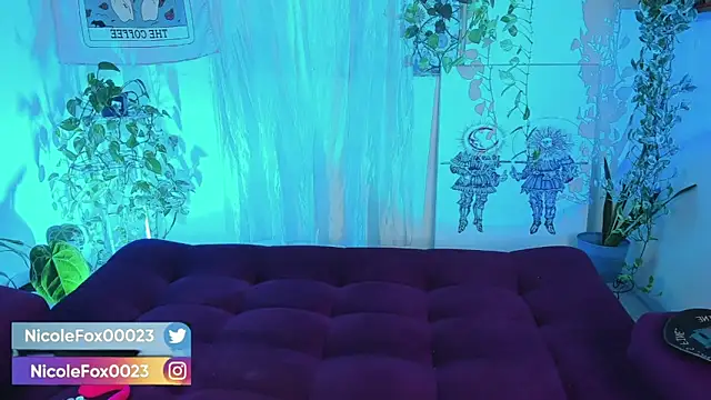 NicoleFox23  online show from April 8, 11:17 pm