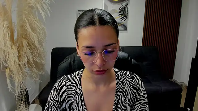 Snapshot of angeline_davies chatting on September 26, 1:29 pm angeline davies online show from September 26, 1:29 pm