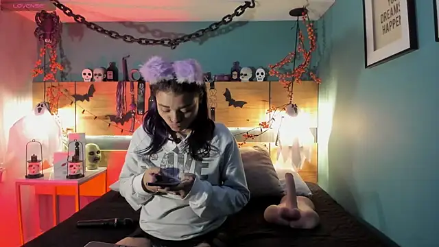 ChloeAllennn online show from November 2, 11:59 am