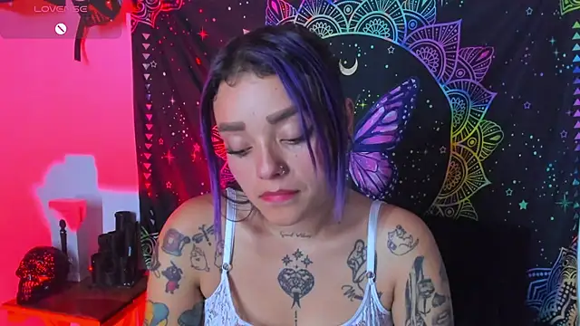 ChloeAllennn online show from March 23, 6:37 am