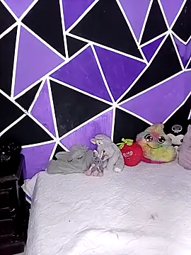 ChloeAllennn online show from December 20, 11:57 am