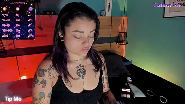 ChloeAllennn online show from December 22, 12:05 pm