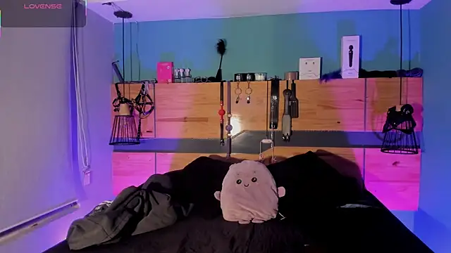 ChloeAllennn online show from April 10, 11:50 am