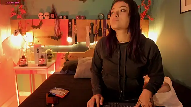 ChloeAllennn online show from November 1, 12:10 pm