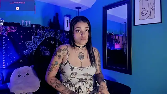 ChloeAllennn online show from May 6, 12:36 am