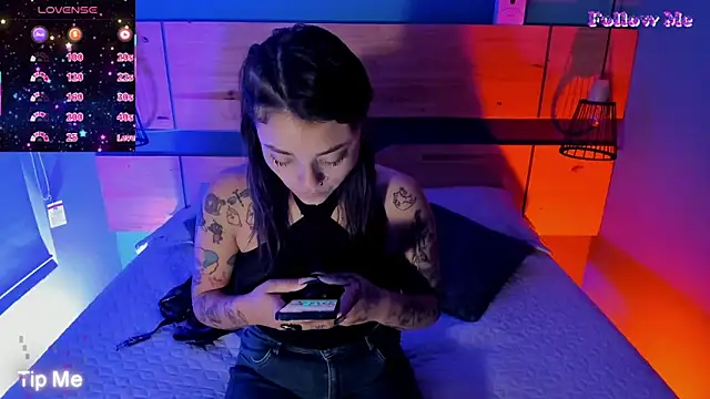 ChloeAllennn online show from December 17, 11:59 am