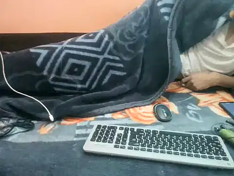 Snapshot of rahulkajuuu0909 chatting on November 26, 6:13 am rahulkajuuu0909 online show from November 26, 6:13 am