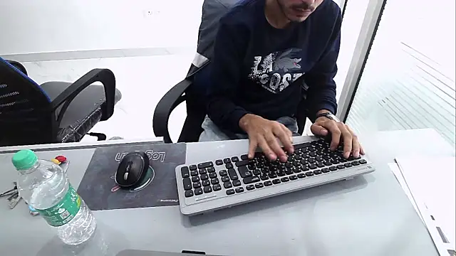 Snapshot of rahulkajuuu0909 chatting on November 28, 9:09 am rahulkajuuu0909 online show from November 28, 9:09 am