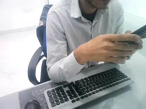 Snapshot of rahulkajuuu0909 chatting on December 2, 10:50 am rahulkajuuu0909 online show from December 2, 10:50 am