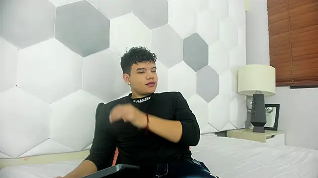 Axel Forte online show from April 15, 1:26 pm