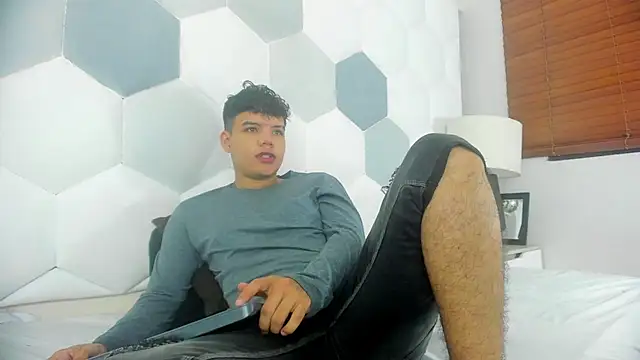 Axel Forte online show from April 22, 2:02 pm
