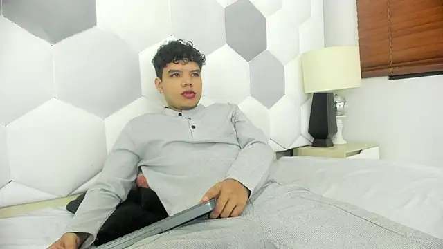 Axel Forte online show from February 21, 1:02 pm