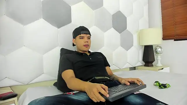 Axel Forte online show from February 10, 1:10 pm