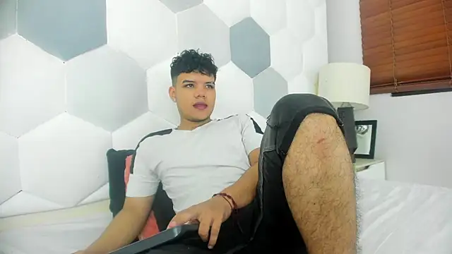 Axel Forte online show from April 18, 1:46 pm