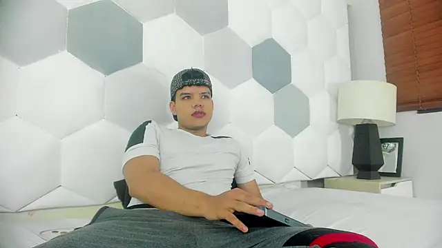 Axel Forte online show from April 30, 1:51 pm