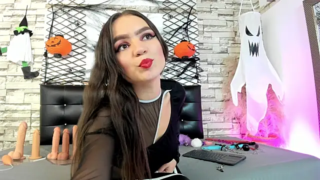 Agata  Rose online show from October 28, 12:00 am