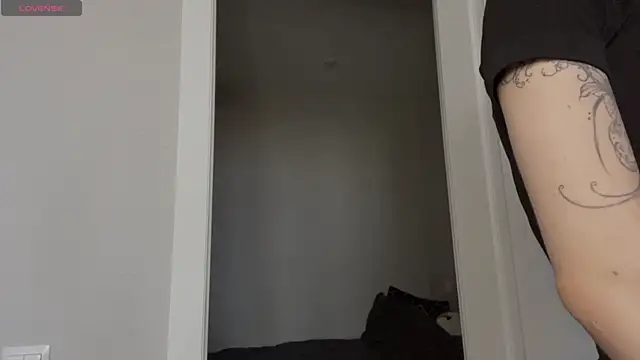 SibleyBurner online show from April 12, 4:49 am