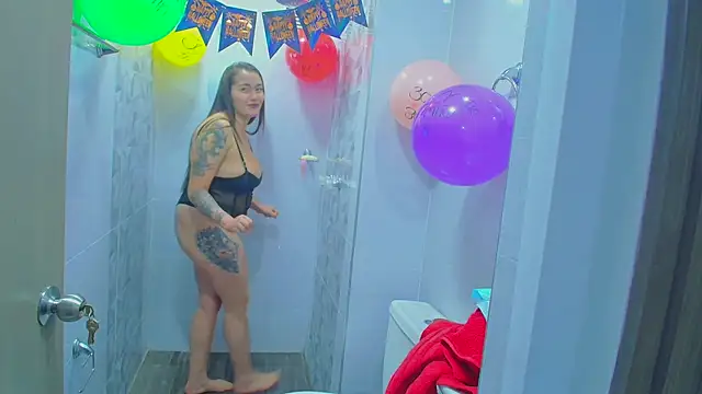 Luna kitty online show from October 31, 4:03 pm