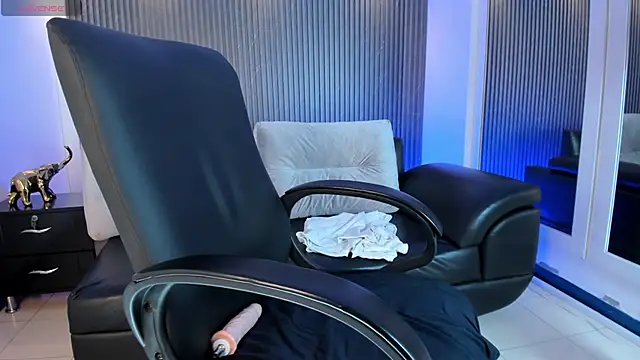 Ivaannaa  online show from December 16, 2:32 pm