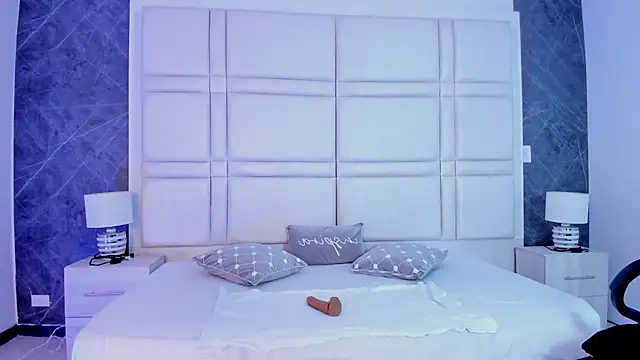 Ivaannaa  online show from March 17, 1:25 pm