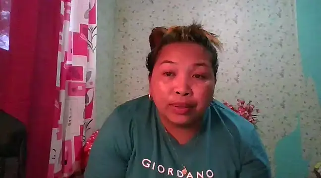 Snapshot of Sweet_fatty18 chatting on January 3, 7:38 am Sweet fatty18 online show from January 3, 7:38 am