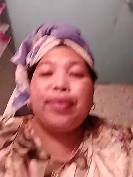 Snapshot of Sweet_fatty18 chatting on February 18, 4:48 am Sweet fatty18 online show from February 18, 4:48 am